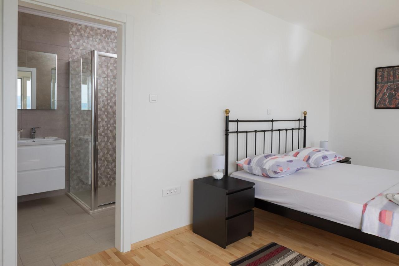 Absolute Beach Villa Omiš Extérieur photo